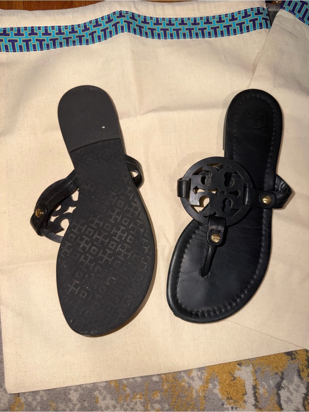Tory Burch Black Miller Leather Logo Thong Sandals - Picture 2 of 7